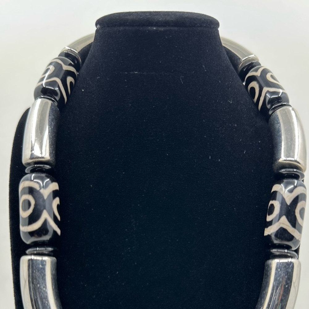 Elegant Black and Silver Beaded Necklace